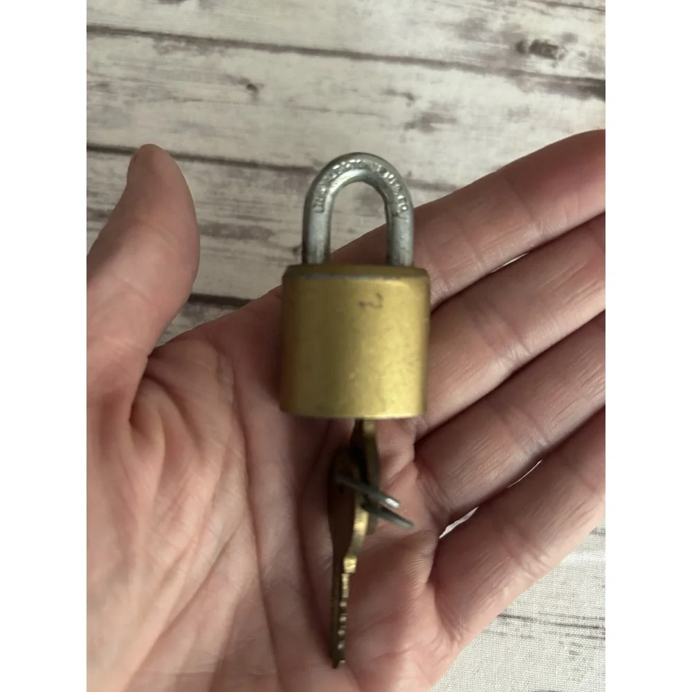 Vintage Padlock Lock Yale Connecticut Small Mini Brass 2 Keys
